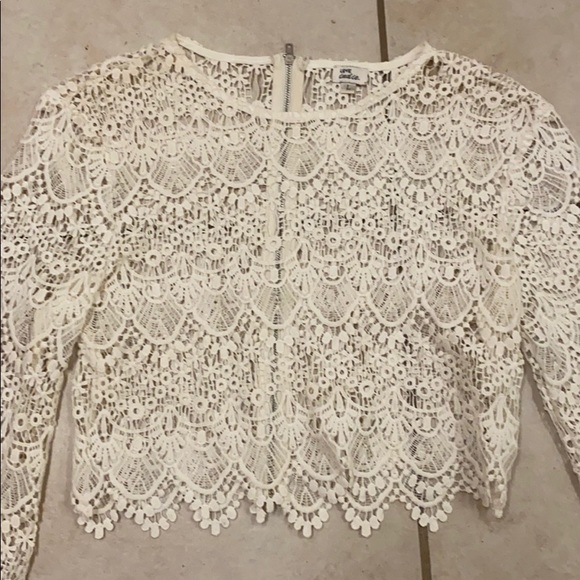 Lace Crop Top - Picture 2 of 4